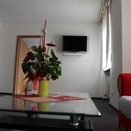Gasthof Gruner Baum ไบรอยท์ ภายนอก รูปภาพ