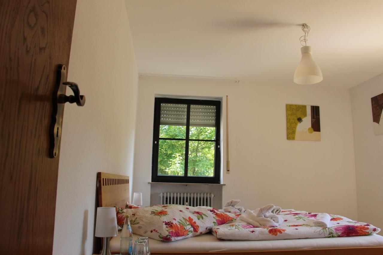 Gasthof Gruner Baum ไบรอยท์ ภายนอก รูปภาพ